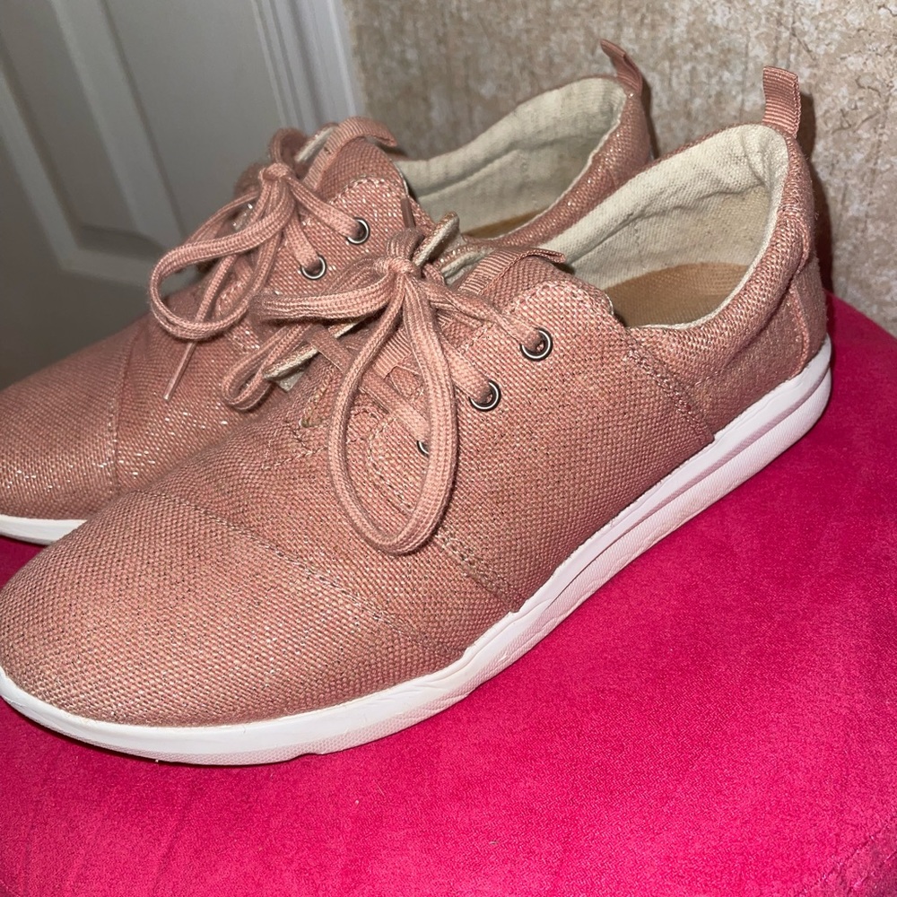 Tom sneakers
